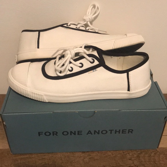 TOMS Canvas Sneakers - Picture 2 of 8